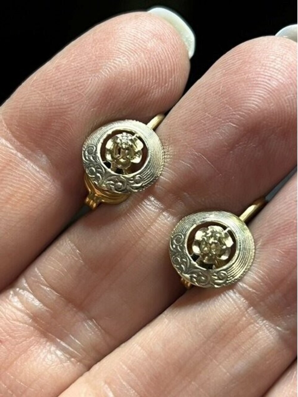 B7051 Vintage clip on earrings Diamond 14K Gold Filled Engraved Floral